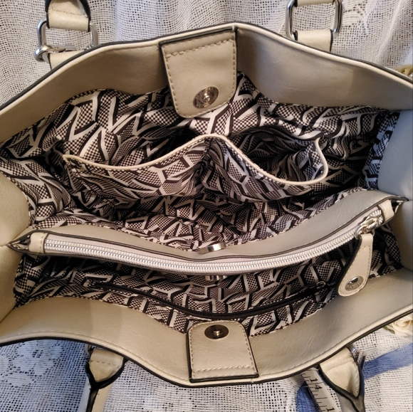 Purse - Picture 13 of 16